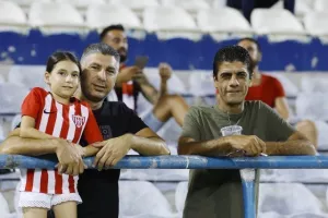ΦΩΤΟΡΕΠΟΡΤΑΖ από τον κόσμο στο Βαρωσιώτικο ντέρμπι