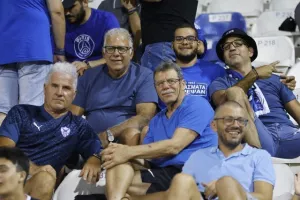 ΦΩΤΟΡΕΠΟΡΤΑΖ από τον κόσμο στο Βαρωσιώτικο ντέρμπι