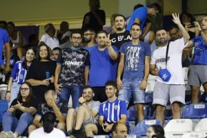 ΦΩΤΟΡΕΠΟΡΤΑΖ από τον κόσμο στο Βαρωσιώτικο ντέρμπι