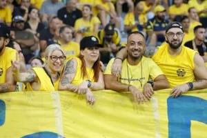 Απόλλων - ΑΕΛ: Το πρώτο της χρονιάς... βάφτηκε γαλάζιο! (Φώτος)