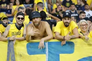Απόλλων - ΑΕΛ: Το πρώτο της χρονιάς... βάφτηκε γαλάζιο! (Φώτος)