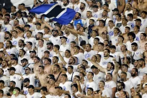 Απόλλων - ΑΕΛ: Το πρώτο της χρονιάς... βάφτηκε γαλάζιο! (Φώτος)