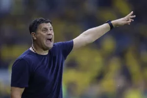 Απόλλων - ΑΕΛ: Το πρώτο της χρονιάς... βάφτηκε γαλάζιο! (Φώτος)