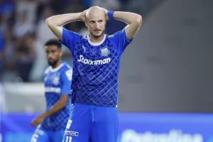 Απόλλων - ΑΕΛ: Το πρώτο της χρονιάς... βάφτηκε γαλάζιο! (Φώτος)
