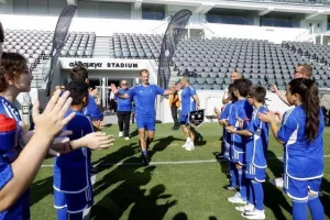 (ΦΩΤΟΣ) Εκδήλωση με Λουίς Φίγκο και άλλους στο "Άλφαμεγα"