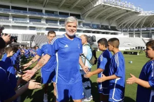 (ΦΩΤΟΣ) Εκδήλωση με Λουίς Φίγκο και άλλους στο "Άλφαμεγα"