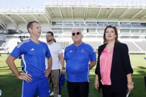 (ΦΩΤΟΣ) Εκδήλωση με Λουίς Φίγκο και άλλους στο "Άλφαμεγα"