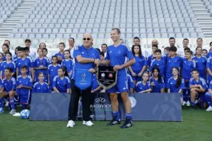 (ΦΩΤΟΣ) Εκδήλωση με Λουίς Φίγκο και άλλους στο "Άλφαμεγα"
