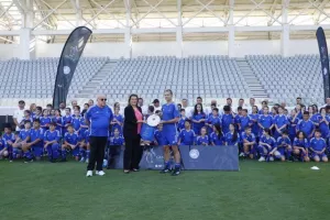 (ΦΩΤΟΣ) Εκδήλωση με Λουίς Φίγκο και άλλους στο "Άλφαμεγα"