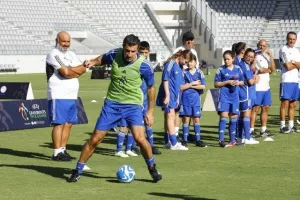 (ΦΩΤΟΣ) Εκδήλωση με Λουίς Φίγκο και άλλους στο "Άλφαμεγα"