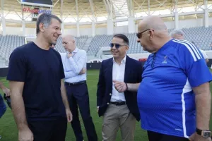 (ΦΩΤΟΣ) Εκδήλωση με Λουίς Φίγκο και άλλους στο "Άλφαμεγα"