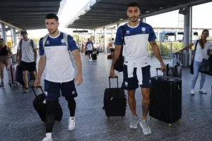 (ΦΩΤΟΣ) Στο αεροδρόμιο για Ισπανία η Εθνική μας