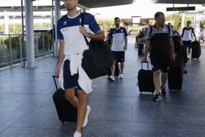 (ΦΩΤΟΣ) Στο αεροδρόμιο για Ισπανία η Εθνική μας