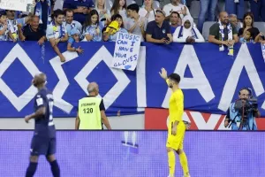 Άρης-Πάφος: Ντέρμπι όπως το περιμέναμε, τρομερός… Βανά και μοιρασιά (φώτος)