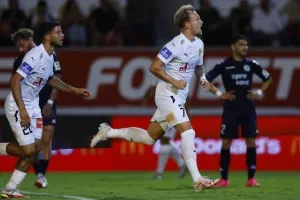 AEZ - AEK: Οι Ζακακιώτες "προσγείωσαν" με "τριάρα" την προβληματική ΑΕΚ! (φώτος)
