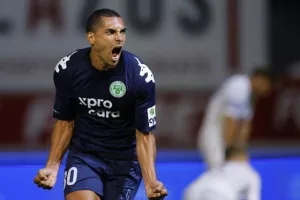 AEZ - AEK: Οι Ζακακιώτες "προσγείωσαν" με "τριάρα" την προβληματική ΑΕΚ! (φώτος)