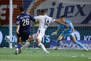 AEZ - AEK: Οι Ζακακιώτες "προσγείωσαν" με "τριάρα" την προβληματική ΑΕΚ! (φώτος)