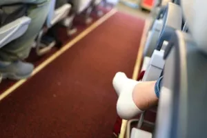 «Ταξιδέψτε χωρίς τα ρούχα σας»: H αεροπορική εταιρεία που θέλει να φέρει επανάσταση στα ταξίδια