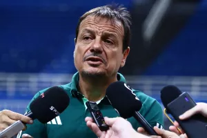 Αταμάν: "Έχω την εμπειρία να οδηγήσω την ομάδα στο Βερολίνο, υπέροχος χαρακτήρας ο Σλούκας"