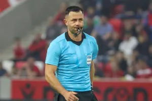 Μας... σφυρίζουν οι Balázs