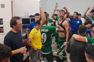 Ομιλία του Μιχαϊλένκο και... χαμός! (βίντεο)