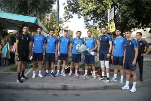 Τζαβέλλας: "Όλη η Ελλάδα μπλε, Μιχάλη μάγκα ζεις"