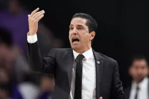 Σφαιρόπουλος για Εθνική: «Ψηλά το κεφάλι, ήταν μια πολύ μεγάλη και δύσκολη προσπάθεια!»