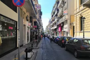 Ηλικιωμένος πυροβόλησε και σκότωσε υπάλληλο πάρκινγκ στον Πειραιά