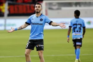 Toν νίκησε 2-0!