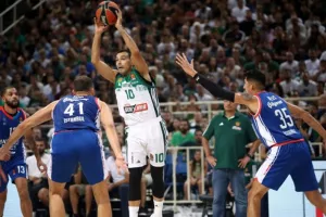 Σλούκας: «Να αμφισβητήσουμε την κυριαρχία του Ολυμπιακού»