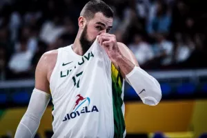 Βαλαντσιούνας: «Θα συνεχίσω στη Λιθουανία όσο με χρειάζεται η ομάδα»