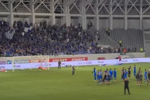 Οι παίκτες "άκουσαν" τον "τρελογιατρό", ο Τσίκο έγινε "ένα" με τους Μαχητές (βίντεο)