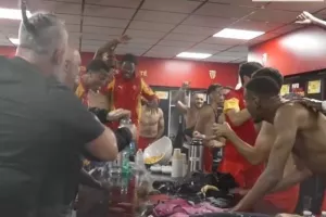Τα... έσπασαν