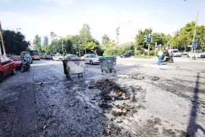 "Βομβαρδισμένο τοπίο" η Ούλωφ Πάλμε μετά τα επεισόδια έξω από την Πανεπιστημιούπολη
