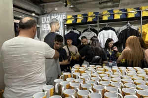 To kerkida στα εγκαίνια του AEL Official shop (φωτος)