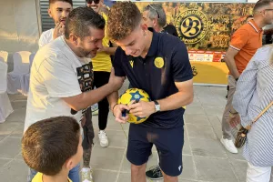 To kerkida στα εγκαίνια του AEL Official shop (φωτος)