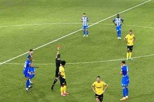 Αποβλήθηκε μέσω on field review ο Φιλίποβιτς, κίτρινη σε Τσίκο από τον Καρβάλιο (φώτος)