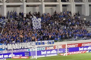 (Φωτορεπορτάζ) Ο κόσμος στο ΑΕΛ - Ανόρθωση