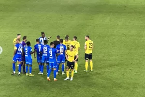 Αποβλήθηκε μέσω on field review ο Φιλίποβιτς, κίτρινη σε Τσίκο από τον Καρβάλιο (φώτος)