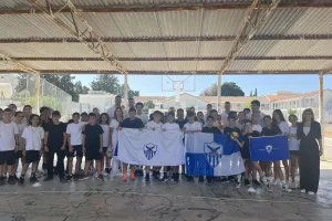 ΑΝΟ/Επίσκεψη σε σχολείο (φώτος)