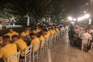 "Το ποδόσφαιρο μας ενώνει..."
