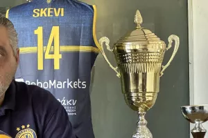 ΑΕΛ: Παρουσίασε ονομαστικό χορηγό, κόουτς και ξένες παίκτριες