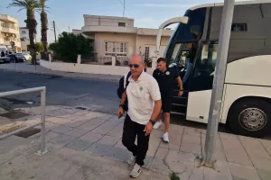 Η άφιξη της ΑΕΖ 