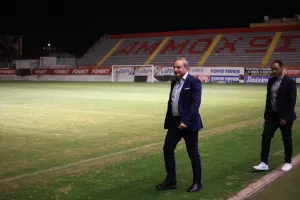 Οι προτομές των Νική Γεωργίου και Αντώνη Τότση στο "Αμμόχωστος" (Φώτος)