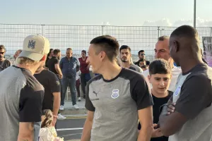 Χαμόγελα, φωτογραφίες, αυτόγραφα και αποθέωση (φώτος)