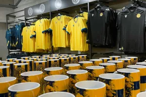 ΦΩΤΟΣ από το νέο "AEL OFFICIAL SHOP"
