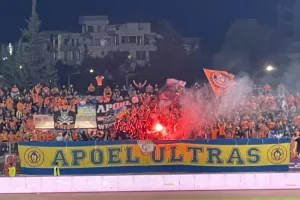 (ΒΙΝΤΕΟ Kerkida)/Με την αύρα τους 