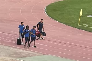 (ΦΩΤΟΣ Kerkida)/Η άφιξη του ΑΠΟΕΛ στο “Στέλιος Κυριακίδης”