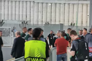 (Φωτορεπορτάζ Kerkida) Η άφιξη των διαιτητών στο "Αλφαμέγα"