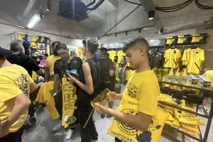 To kerkida στα εγκαίνια του AEL Official shop (φωτος)